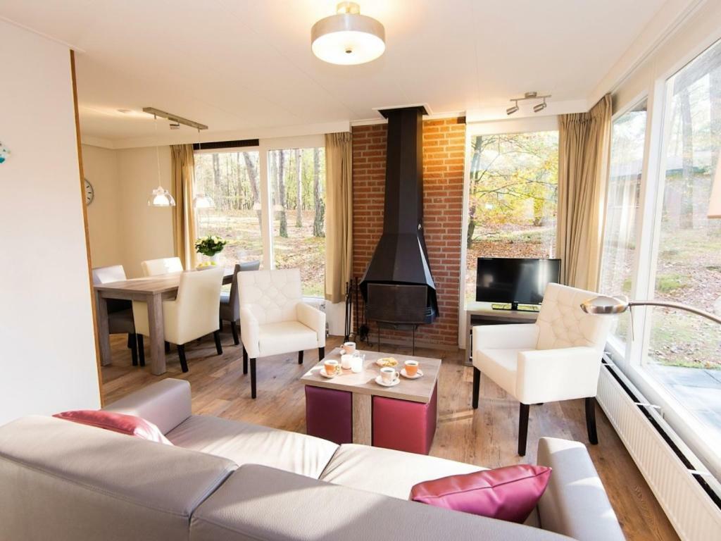 Landal Miggelenberg Hotell Hoenderloo Exteriör bild