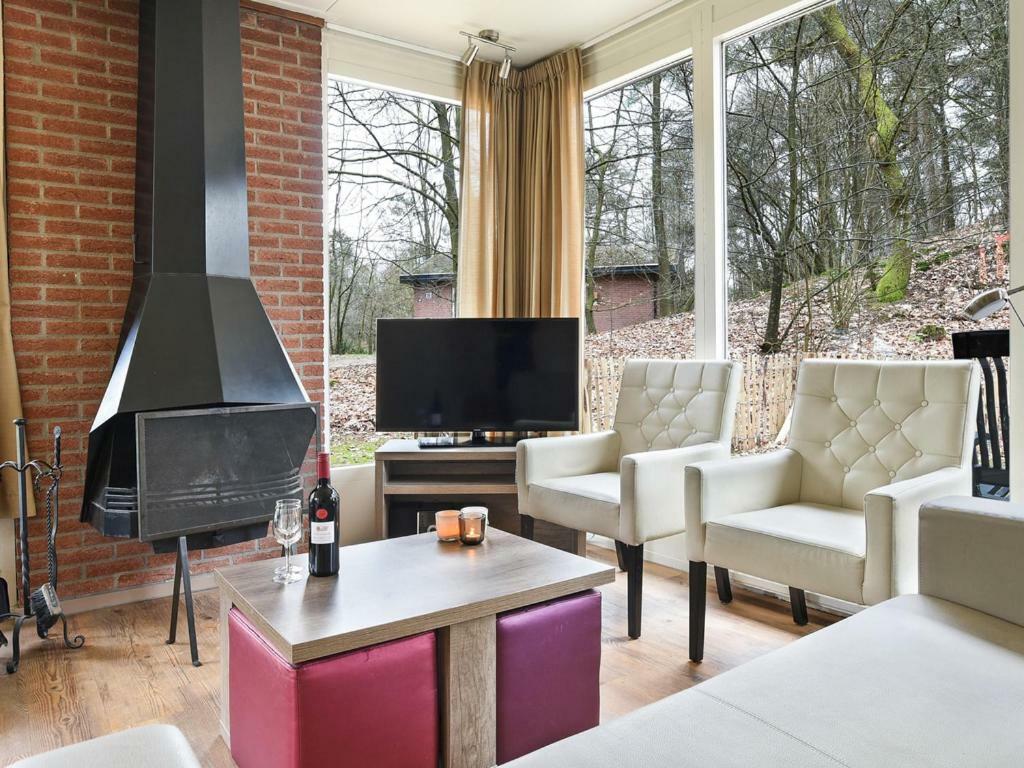 Landal Miggelenberg Hotell Hoenderloo Exteriör bild