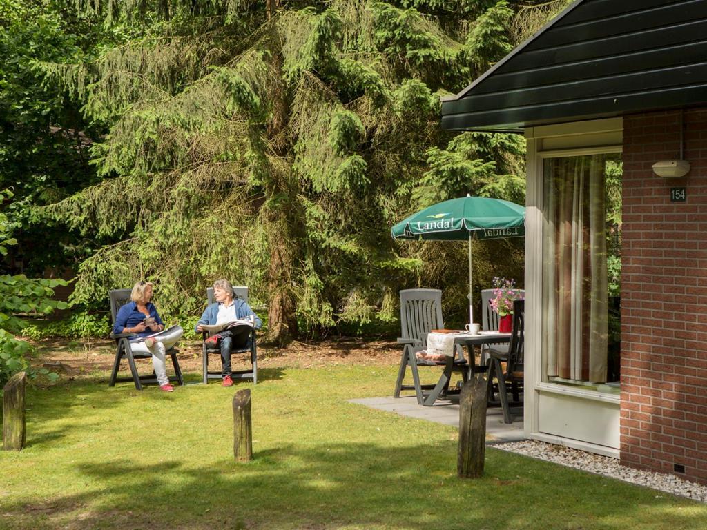 Landal Miggelenberg Hotell Hoenderloo Exteriör bild